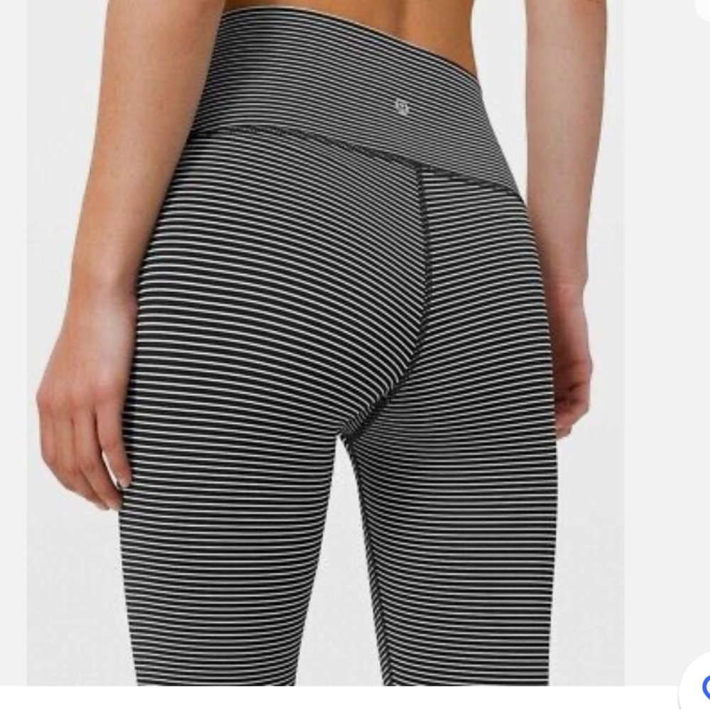 Wunder Under High Rise Legging Parallel Stripe Black and White Size 6